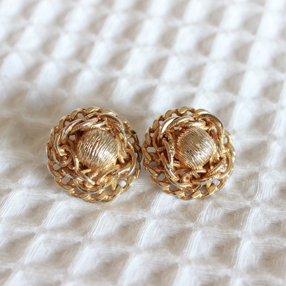 Vintage 50s 60s Coro Gold Tone Textured Dome Round Clip On Earrings Mid Century